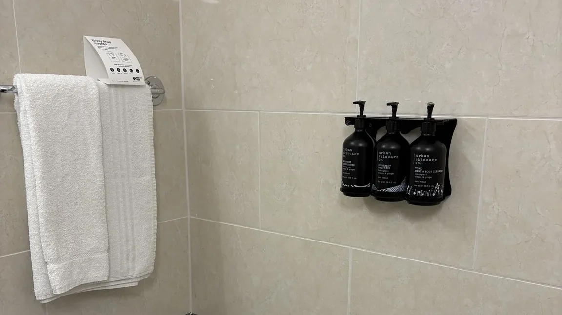 Bedford Hotel Londonのバスルームアメニティ